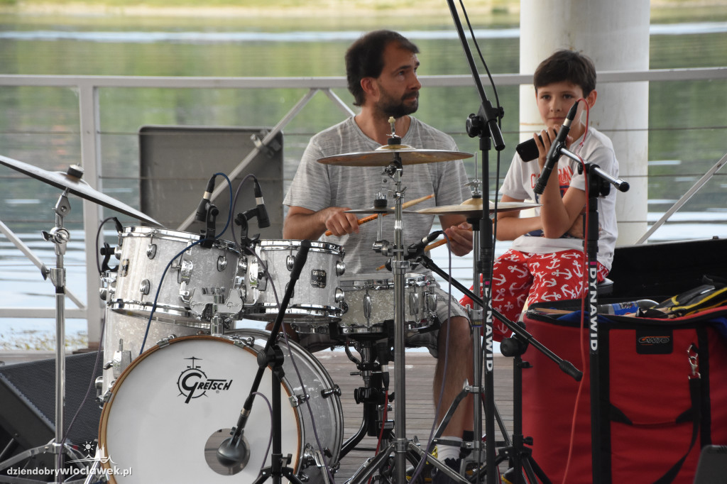Koncert Base Brothers na bulwarach