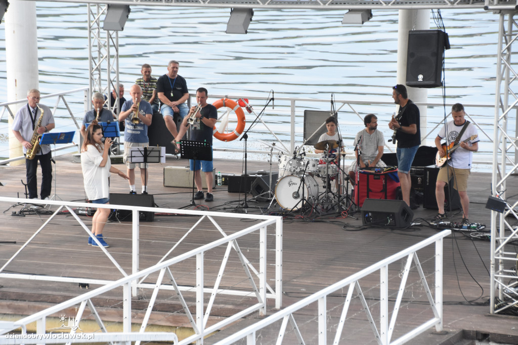Koncert Base Brothers na bulwarach