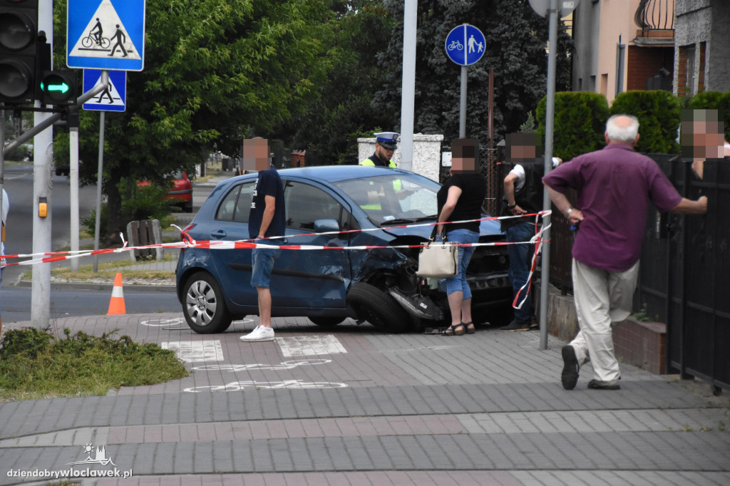 Zderzenie dwóch aut na ul. Wiejskiej