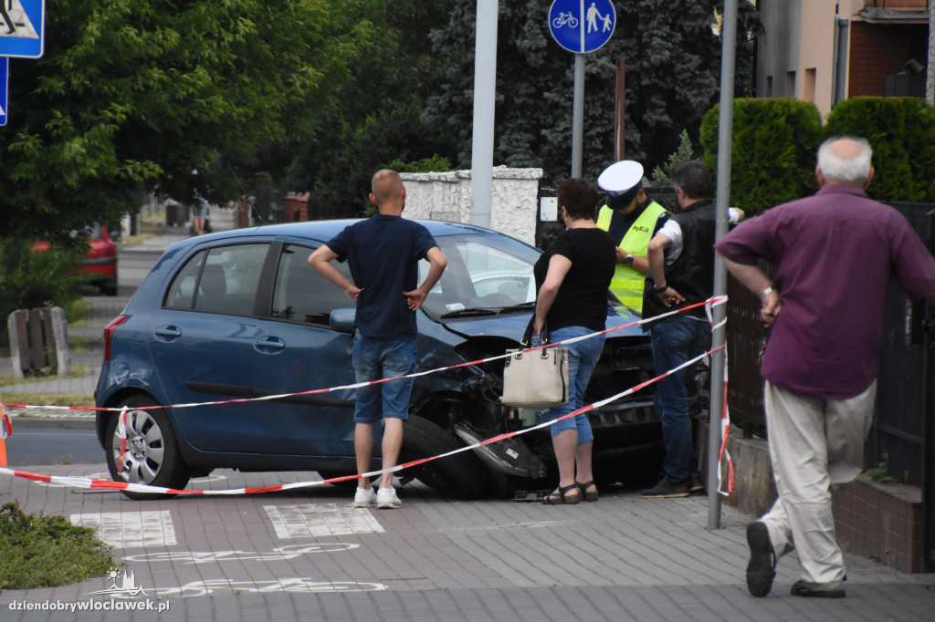 Zderzenie dwóch aut na ul. Wiejskiej