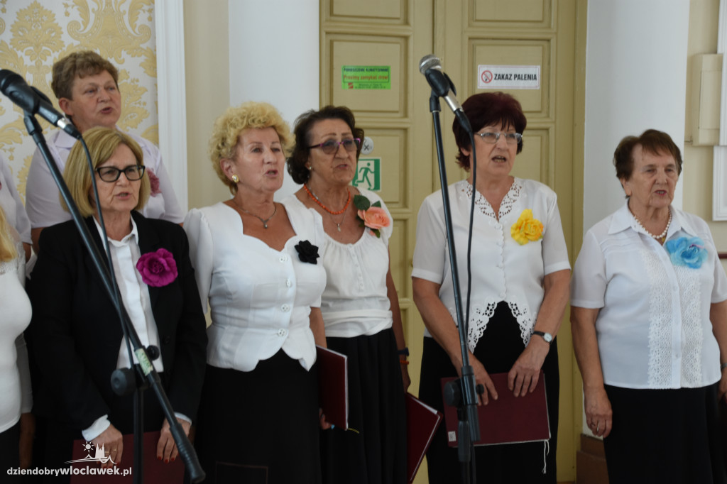 III wiek zakończył rok akademicki