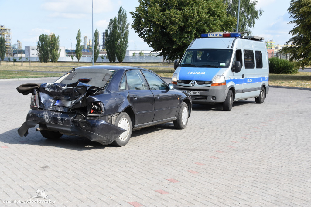 Przy Anwilu tir uderzył w audi
