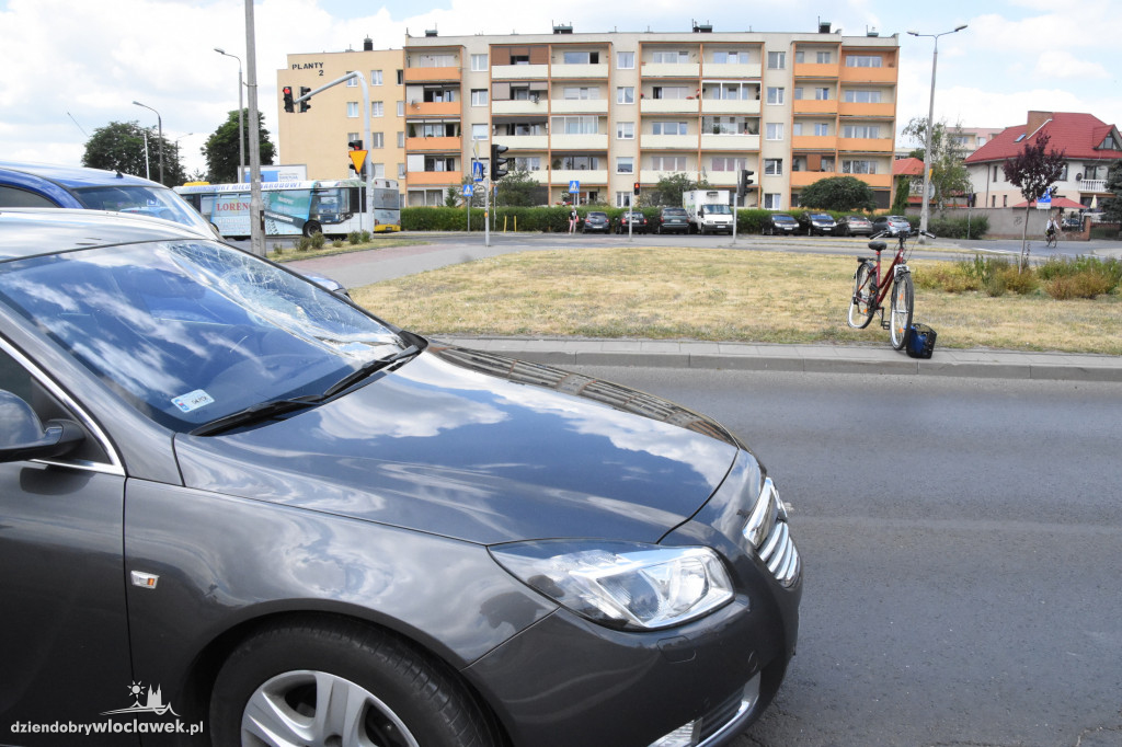 Opel potrącił rowerzystkę