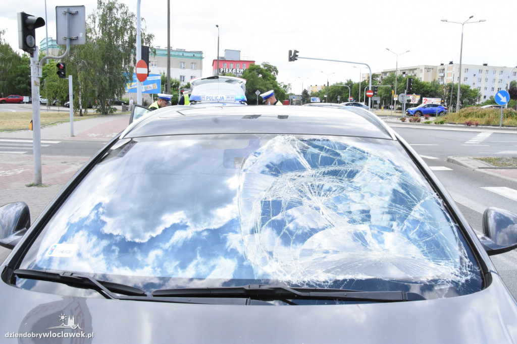 Opel potrącił rowerzystkę