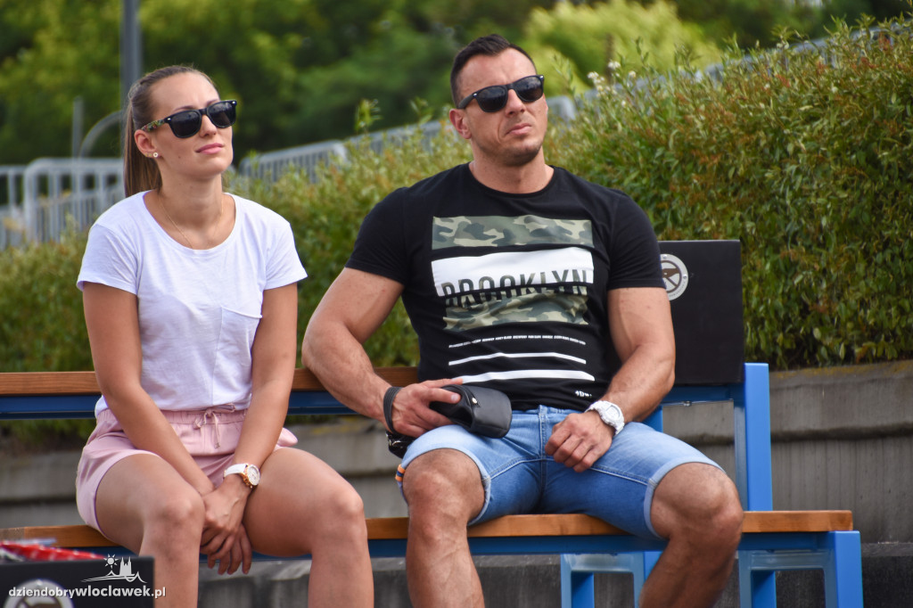 Stoły do grillowania już na bulwarach