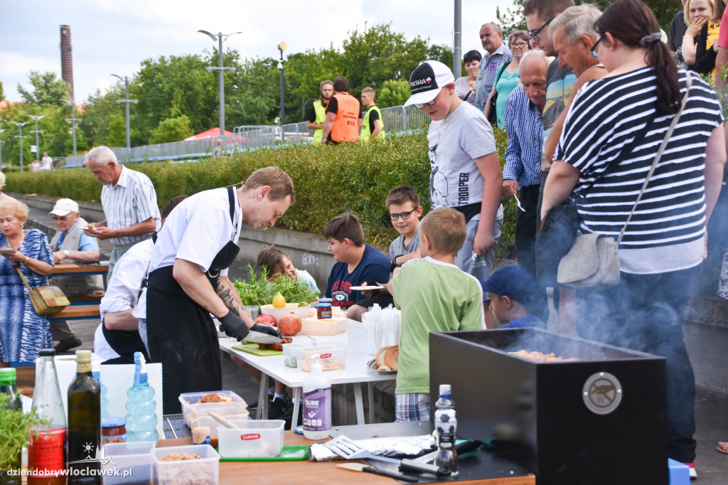 Stoły do grillowania już na bulwarach