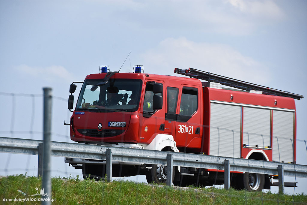 Pożar auta ciężarowego na autostradzie