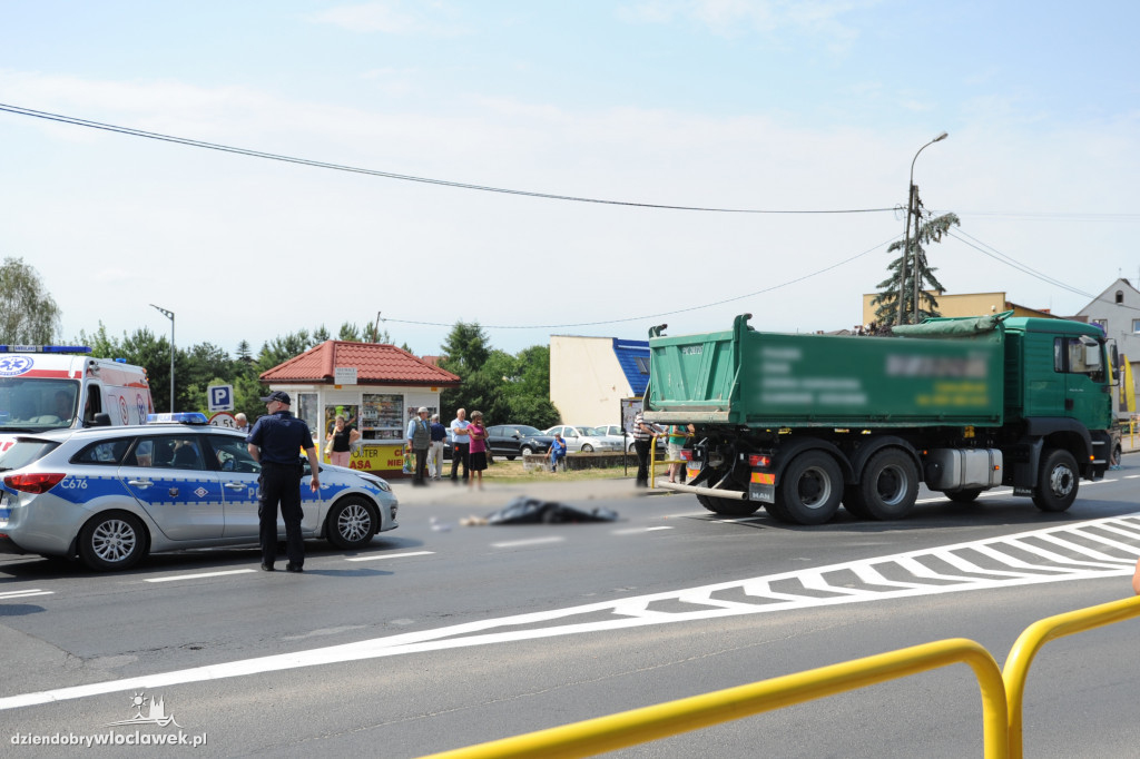 64-latka zginęła pod kołami ciężarówki
