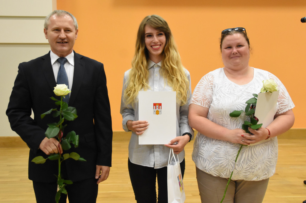 Prezydent wręczył stypendia