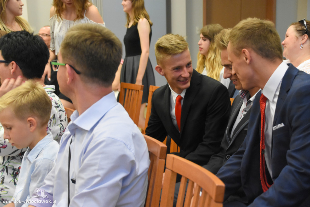 Prezydent wręczył stypendia