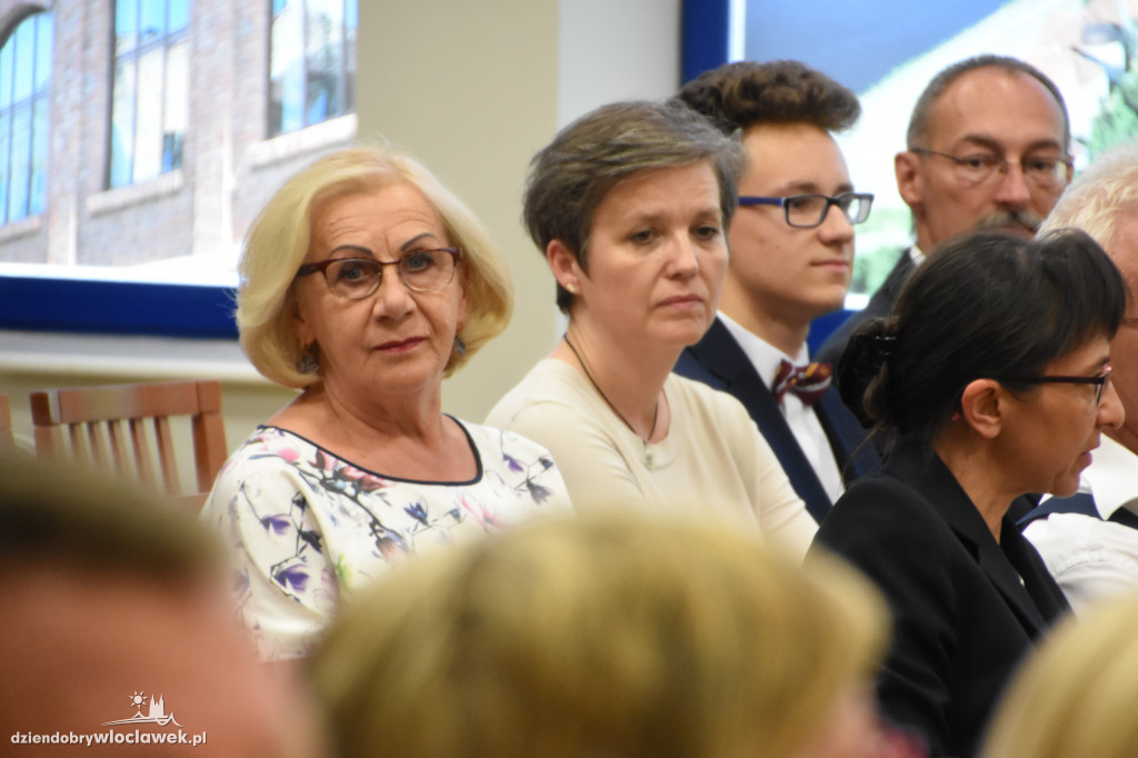 Prezydent wręczył stypendia