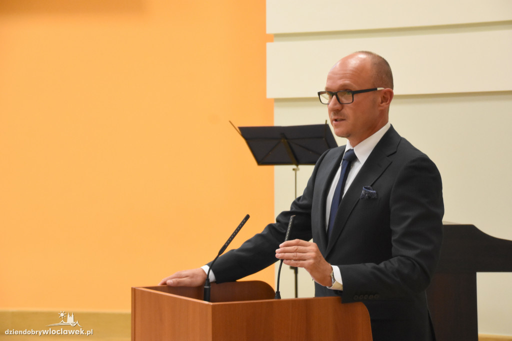 Prezydent wręczył stypendia