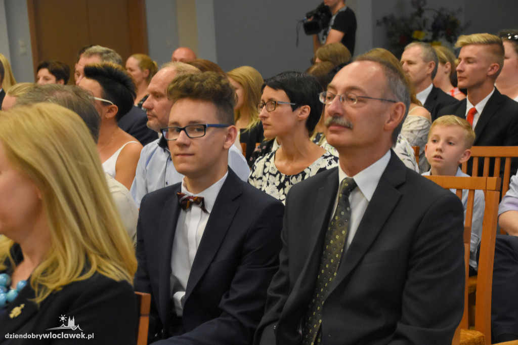 Prezydent wręczył stypendia