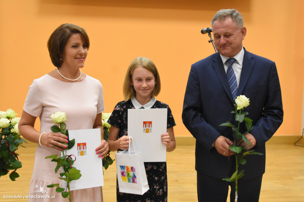 Prezydent wręczył stypendia