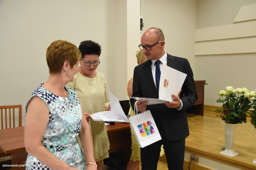 Prezydent wręczył stypendia