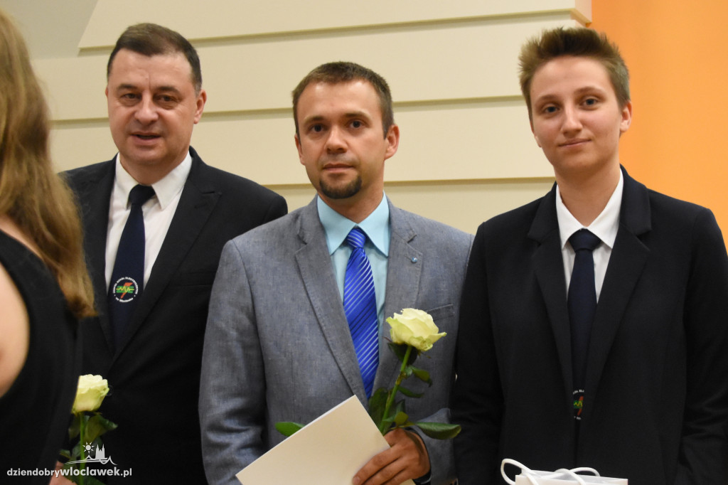 Prezydent wręczył stypendia