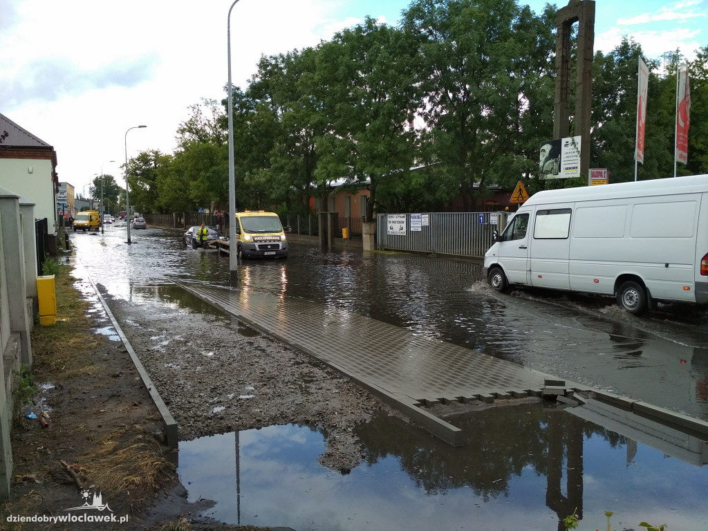Ulica Płocka po ulewie