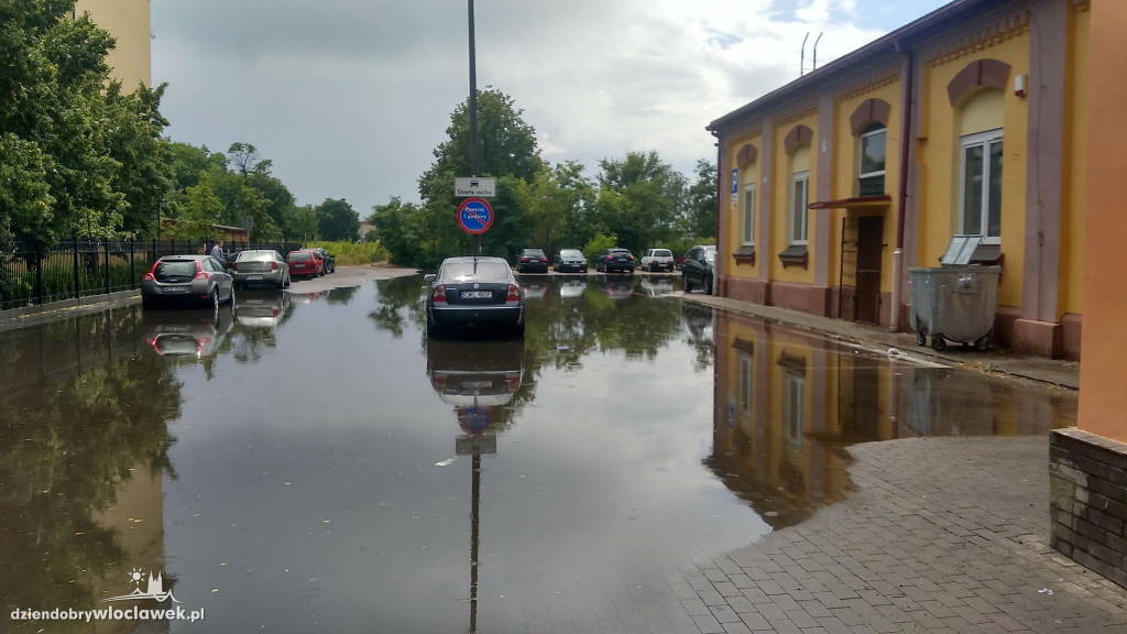 Ulica Płocka po ulewie