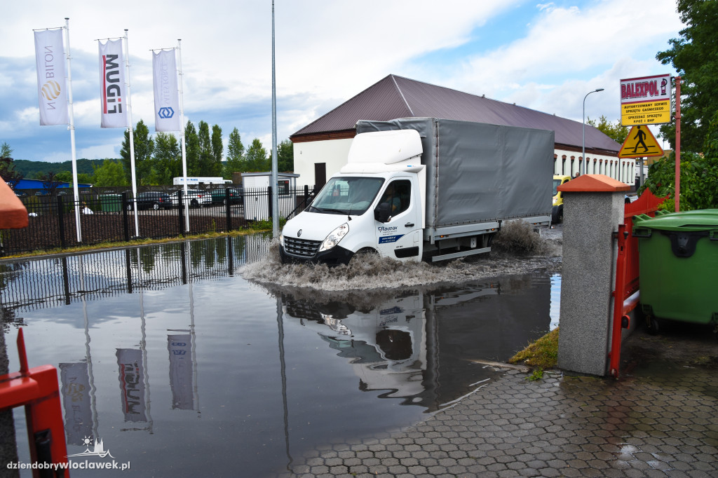 Ulica Płocka po ulewie