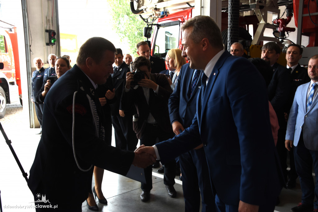 Nowe wozy dla strażaków z OSP