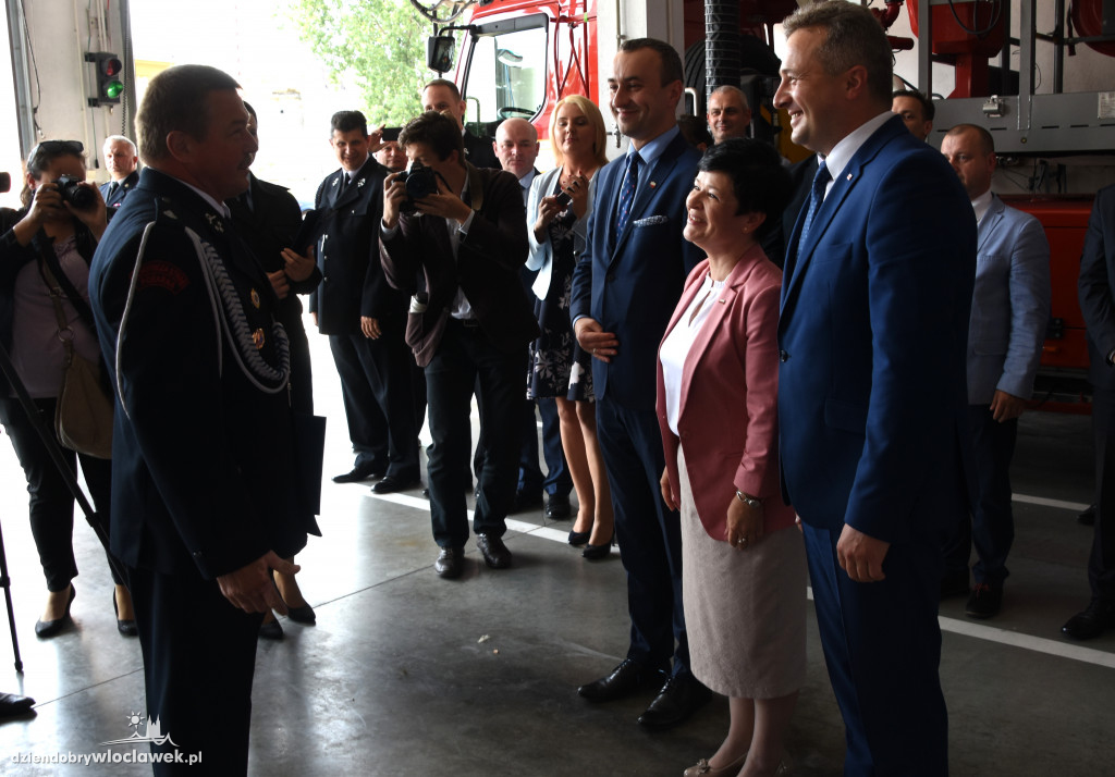 Nowe wozy dla strażaków z OSP