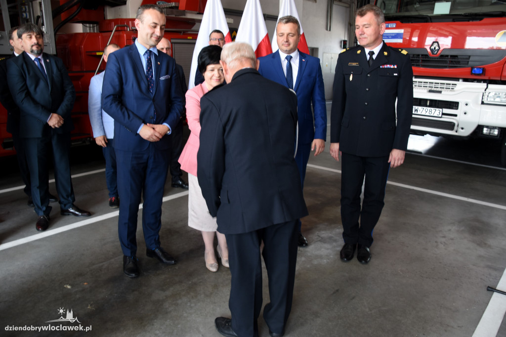 Nowe wozy dla strażaków z OSP