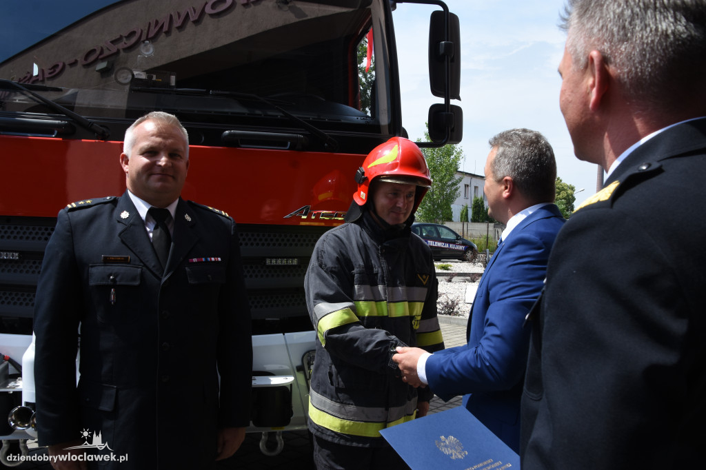 Nowe wozy dla strażaków z OSP