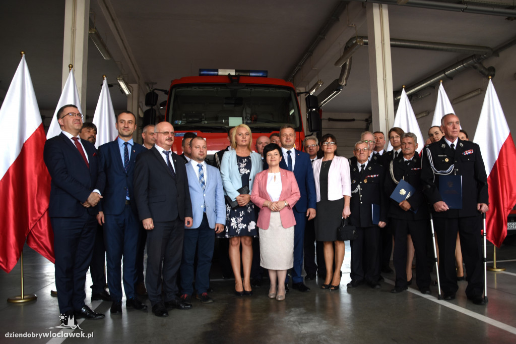Nowe wozy dla strażaków z OSP