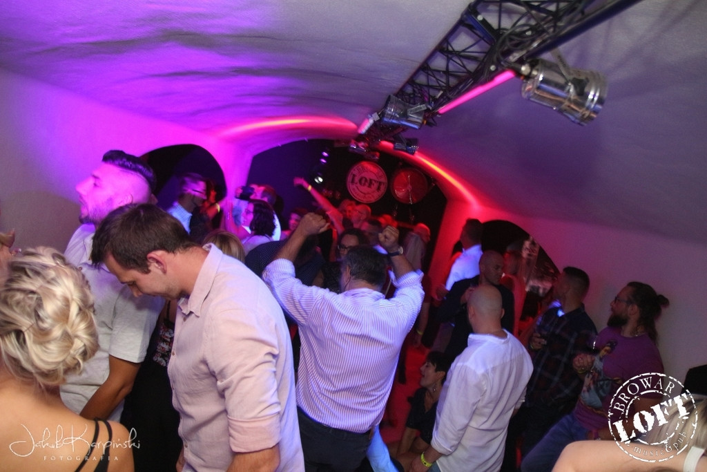 Sobotnia noc w Browar Loft Music & Pub