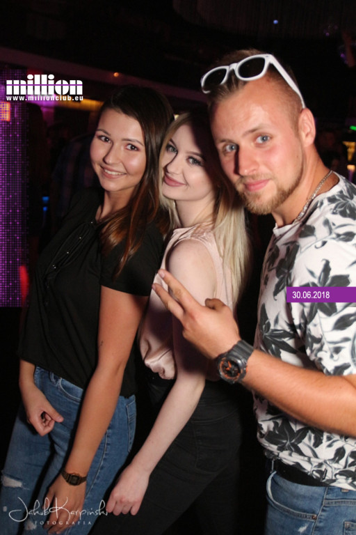 Szalona sobotnia noc w Million Club