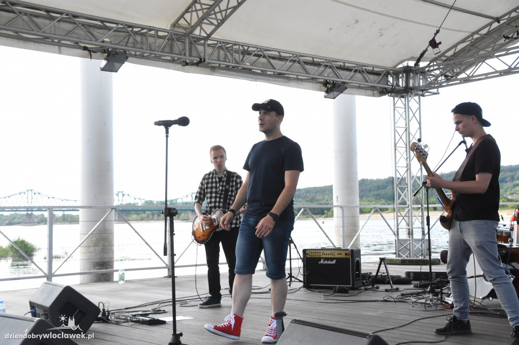 Koncert zespołu Momenty na Bulwarach
