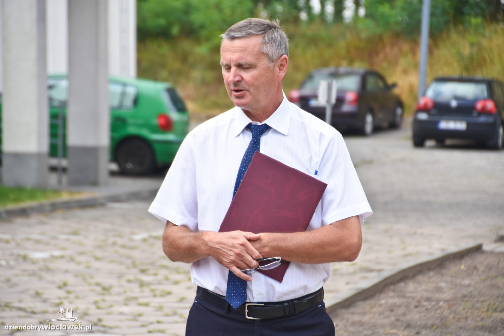 Przecięli wstęgę w podstacji pogotowia