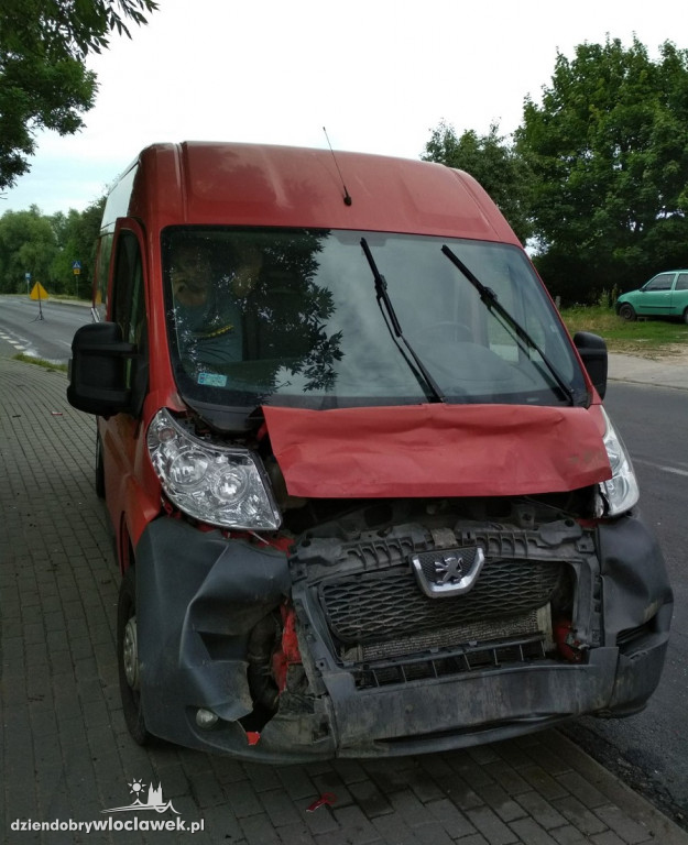 Uderzył w tył pojazdu. Dostał mandat!