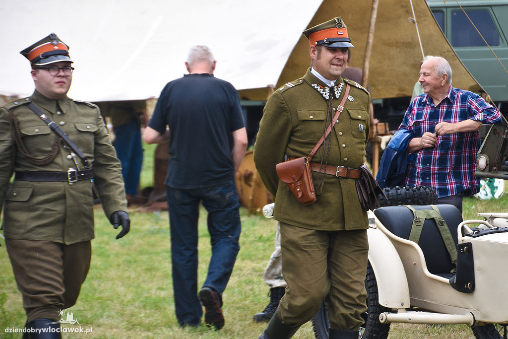 Piknik historyczny na Grzywnie