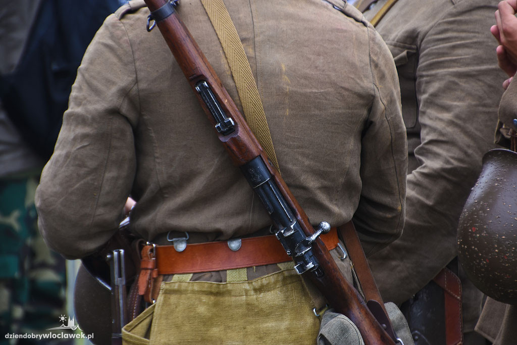 Piknik historyczny na Grzywnie