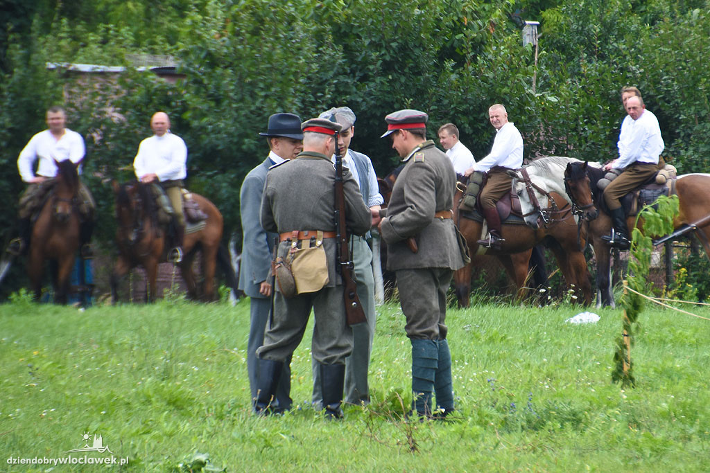 Piknik historyczny na Grzywnie