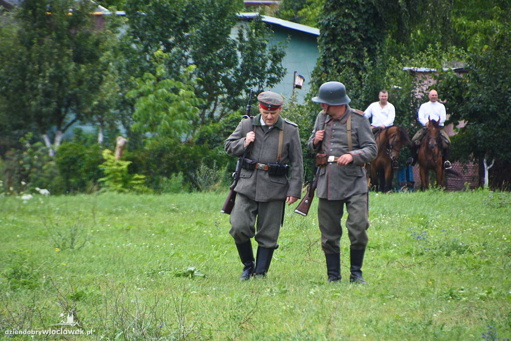 Piknik historyczny na Grzywnie