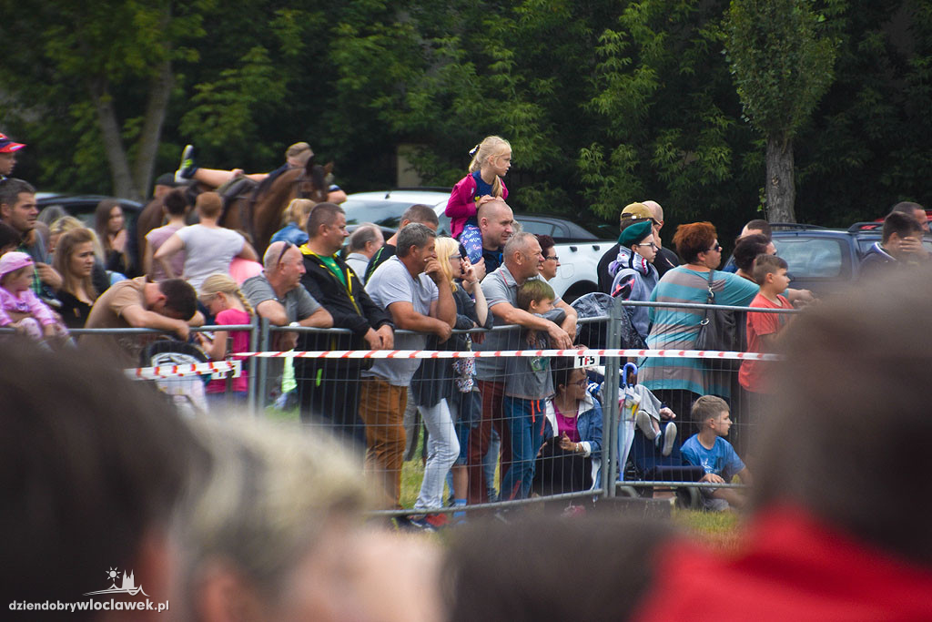 Piknik historyczny na Grzywnie