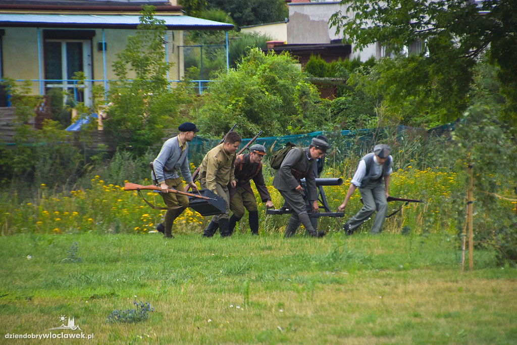 Piknik historyczny na Grzywnie