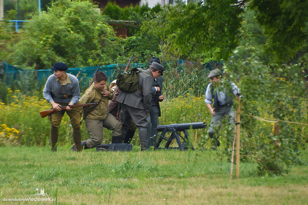 Piknik historyczny na Grzywnie