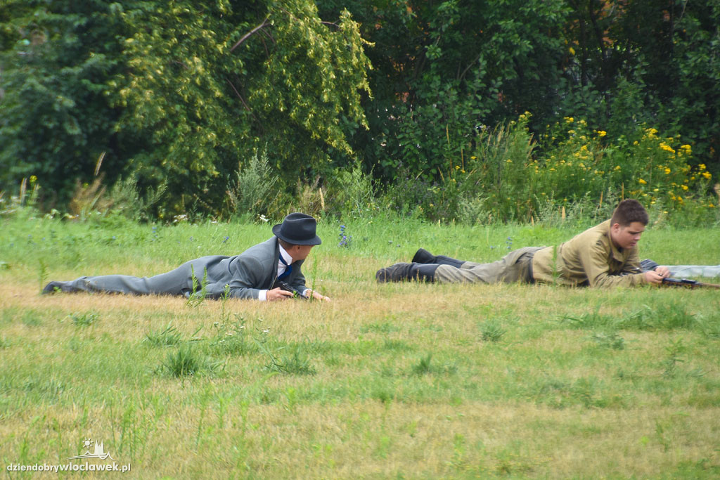 Piknik historyczny na Grzywnie