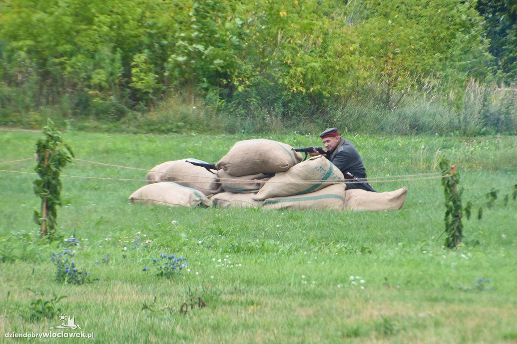 Piknik historyczny na Grzywnie