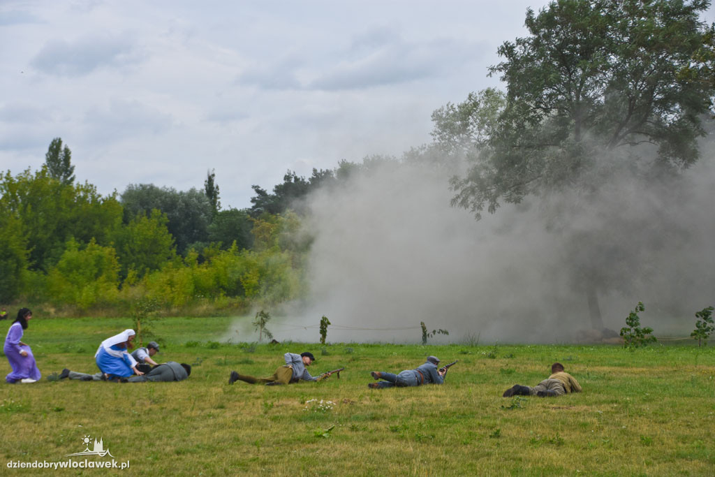 Piknik historyczny na Grzywnie