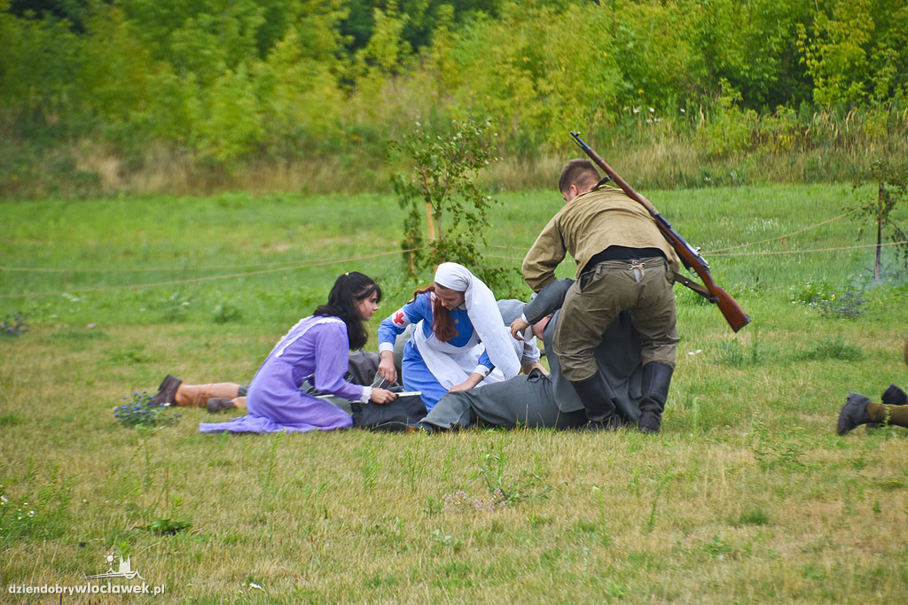 Piknik historyczny na Grzywnie