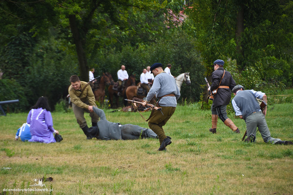 Piknik historyczny na Grzywnie