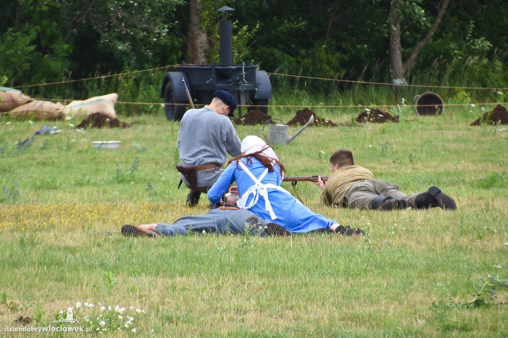 Piknik historyczny na Grzywnie