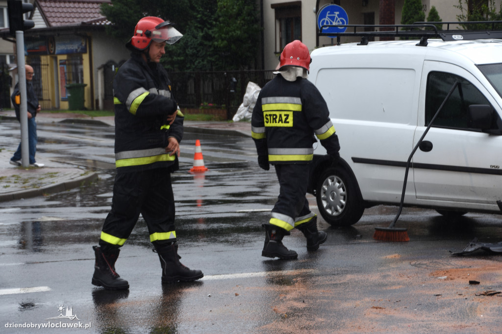 Zderzenie dwóch aut na ul. Wiejskiej