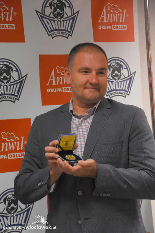Anwil wydał mistrzowską monetę