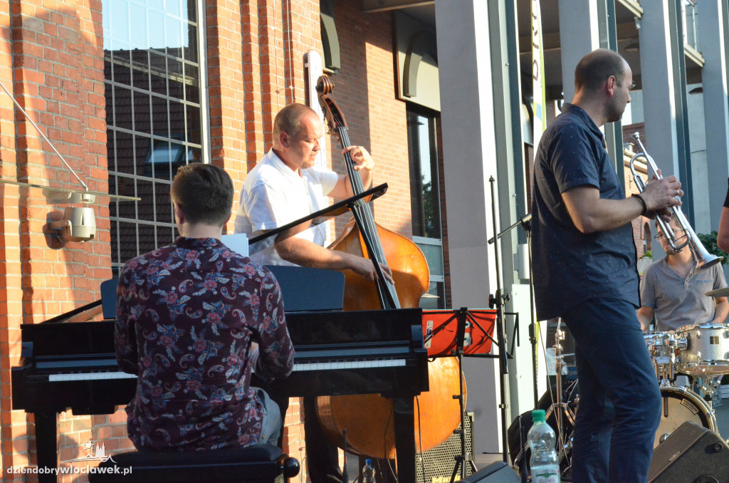 Koncert Jazz na dziedzińcu CK Browar B