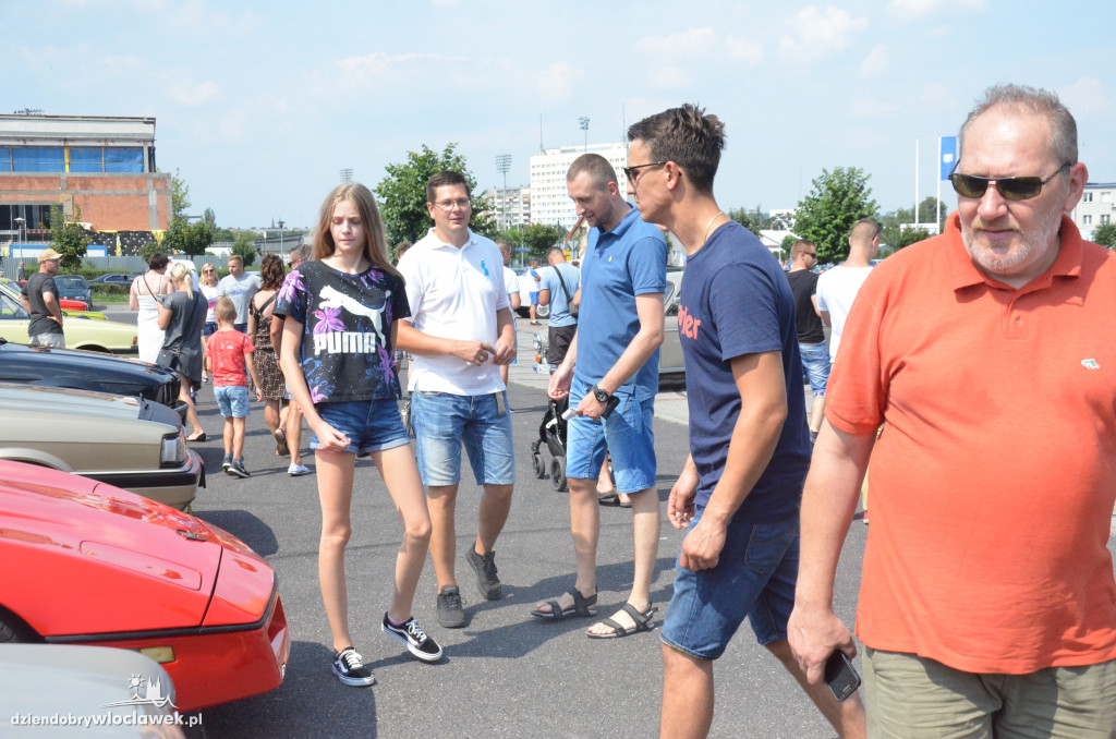 Spotkanie Klasyków pod Halą Mistrzów